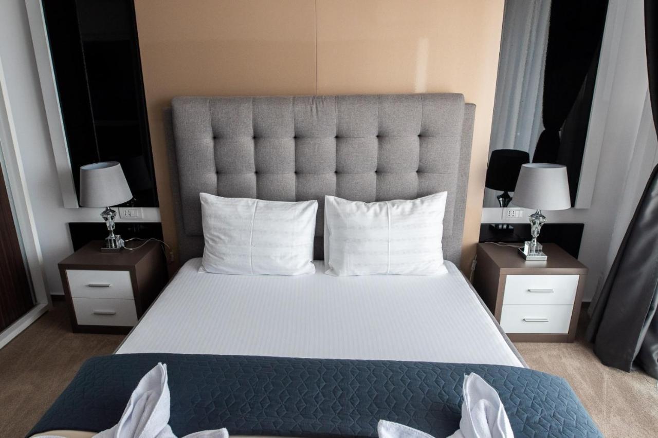 Complex Noblesse Hotel Васлуи Екстериор снимка