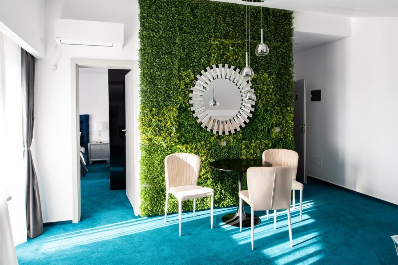 Complex Noblesse Hotel Васлуи Екстериор снимка