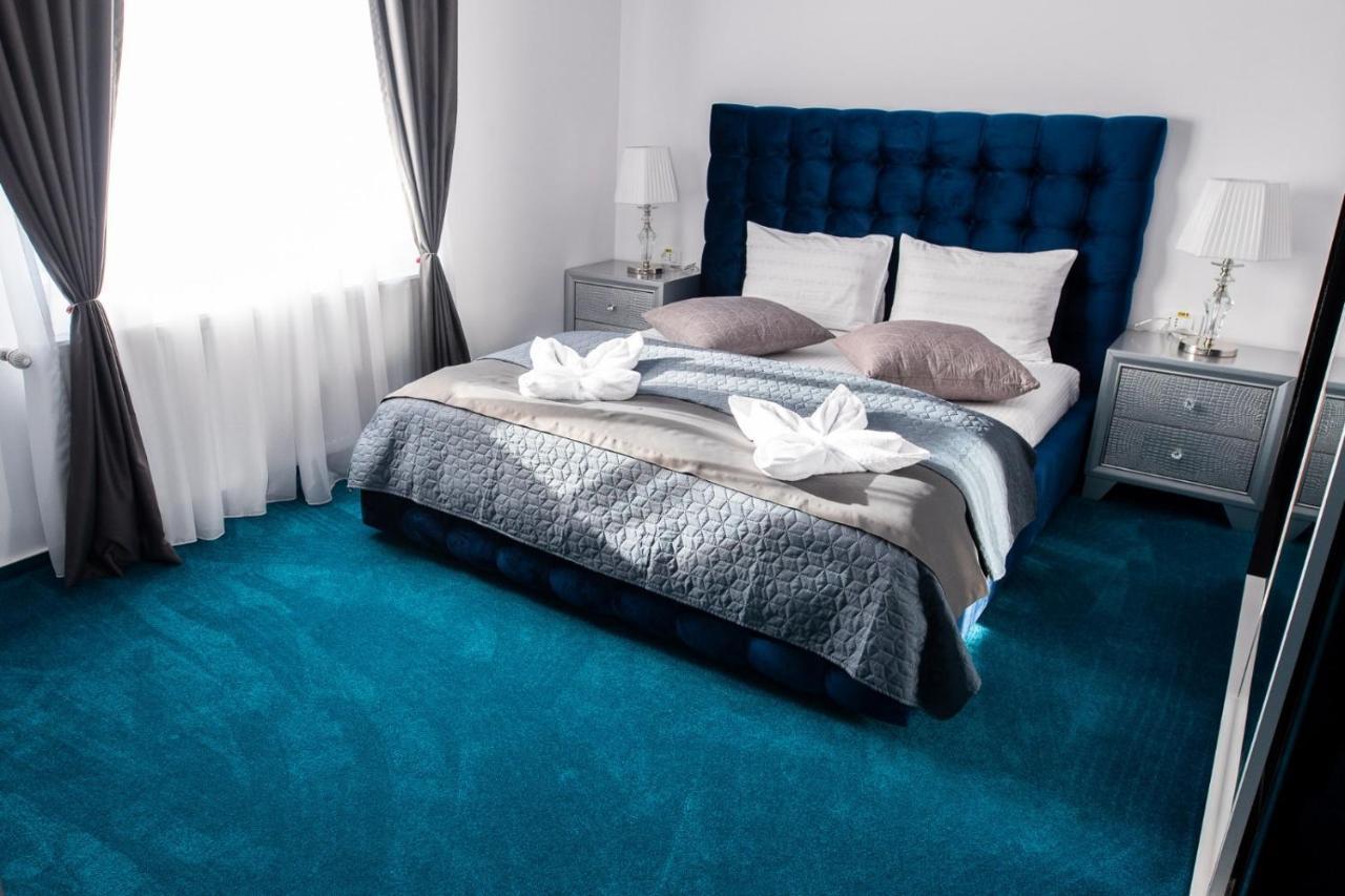 Complex Noblesse Hotel Васлуи Екстериор снимка