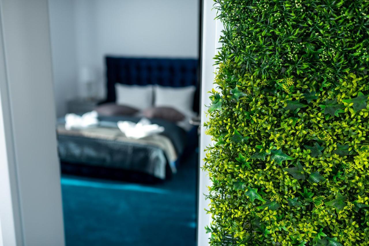 Complex Noblesse Hotel Васлуи Екстериор снимка