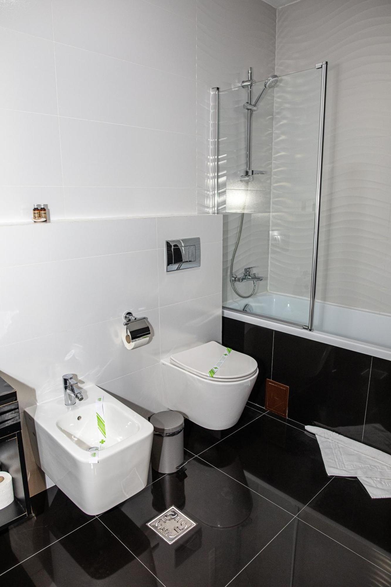 Complex Noblesse Hotel Васлуи Екстериор снимка