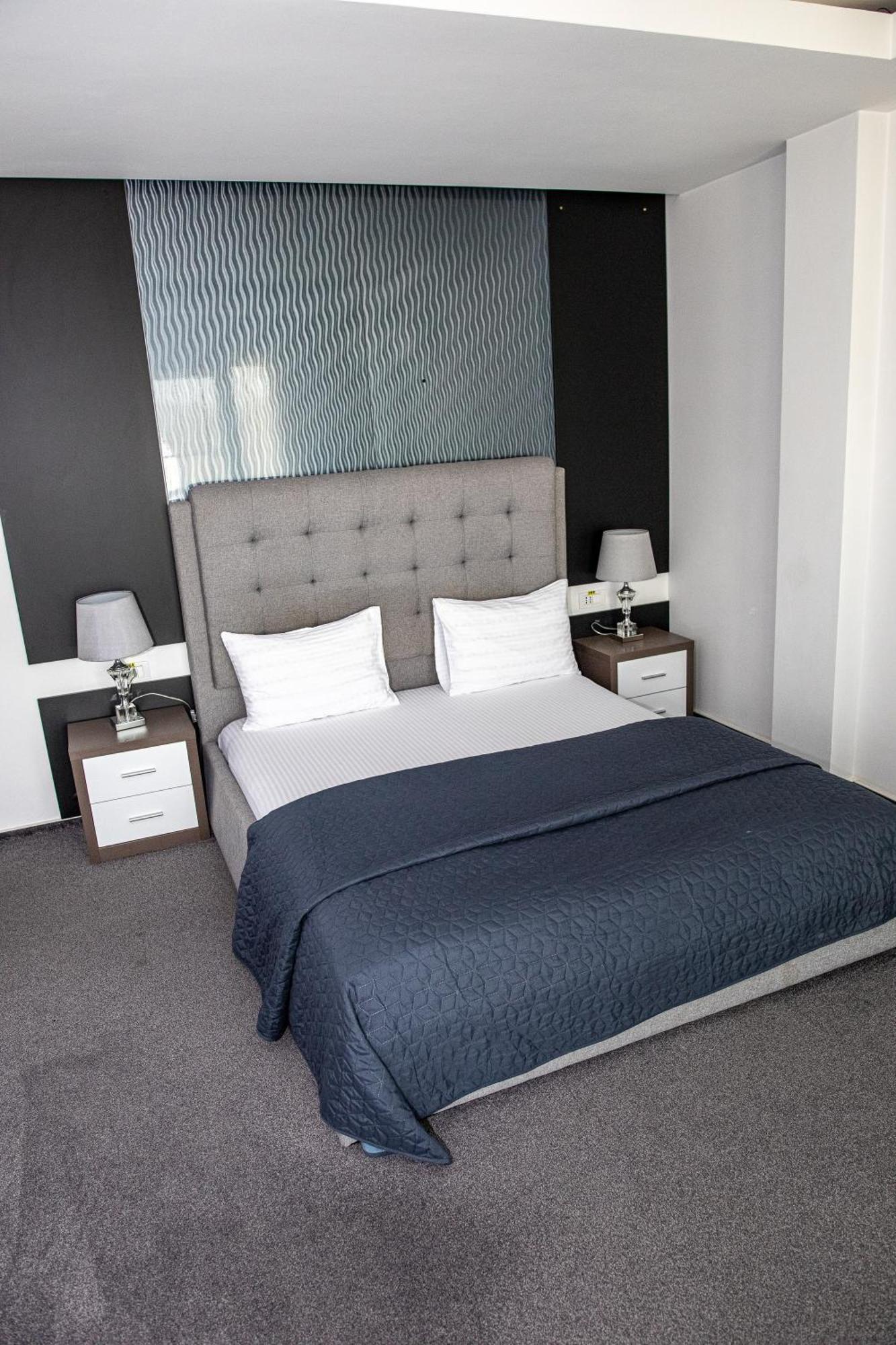 Complex Noblesse Hotel Васлуи Екстериор снимка