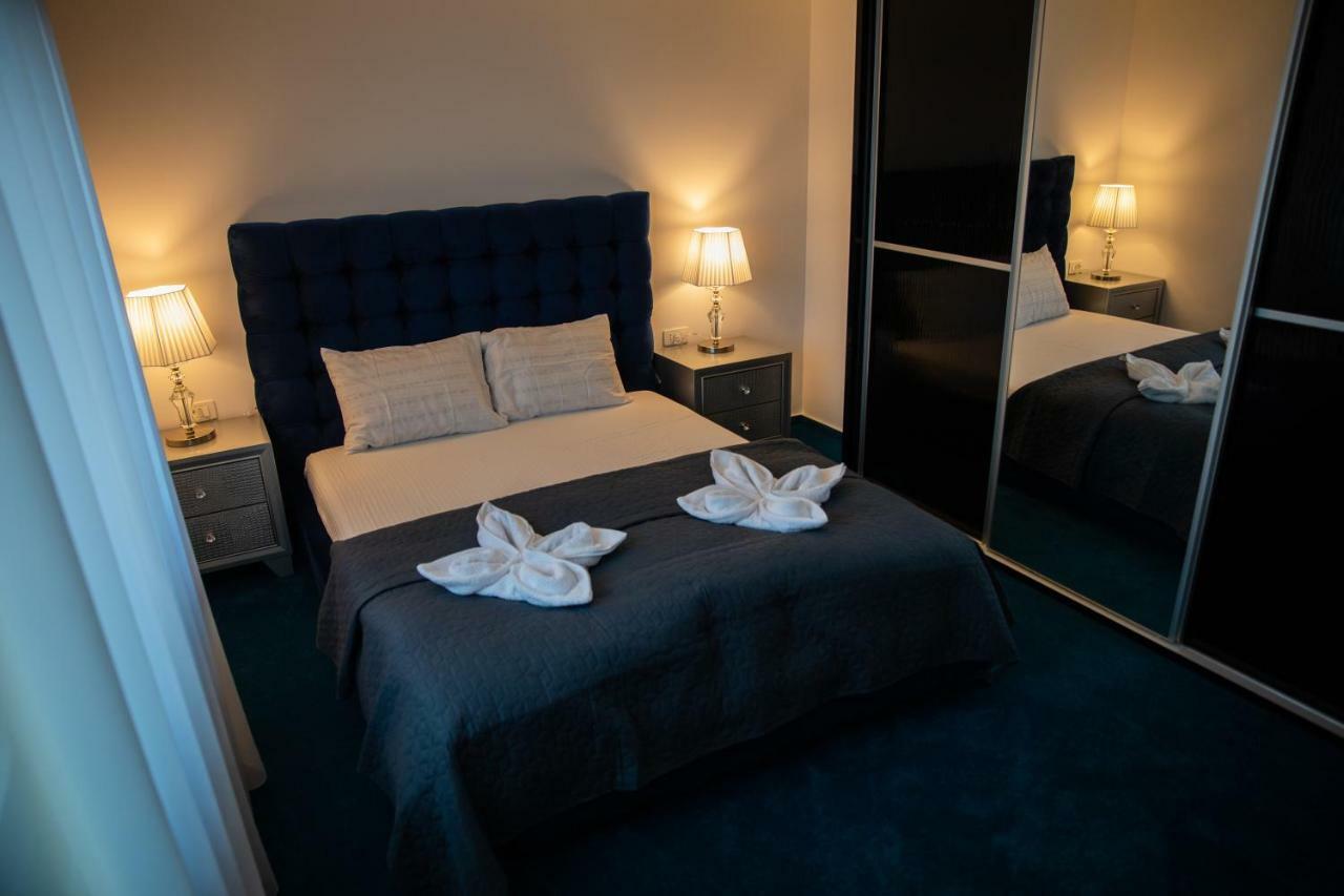 Complex Noblesse Hotel Васлуи Екстериор снимка