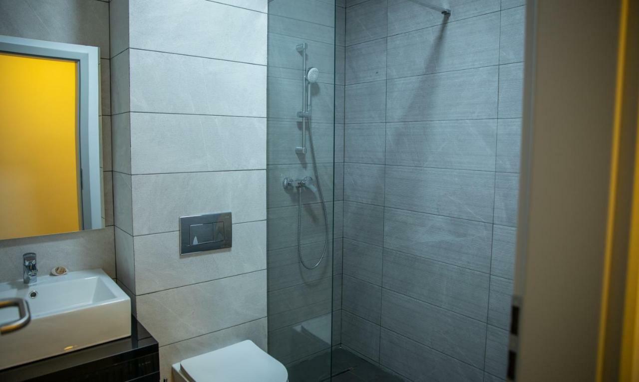 Complex Noblesse Hotel Васлуи Екстериор снимка